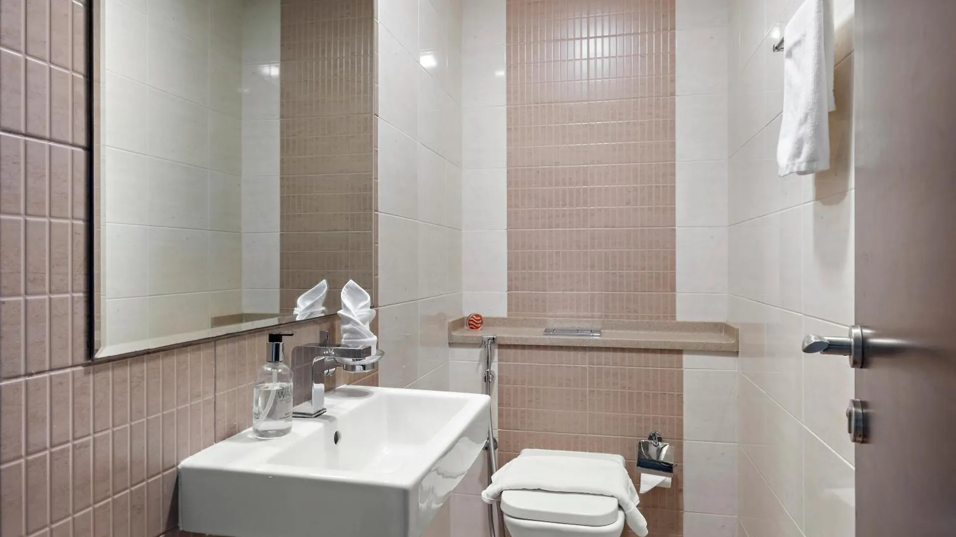 1Br Botanica Dubai Marina Apartment 0*,
